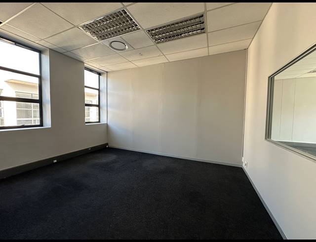 154.50M² OFFICE TO LET IN ECO PARK ESTATE